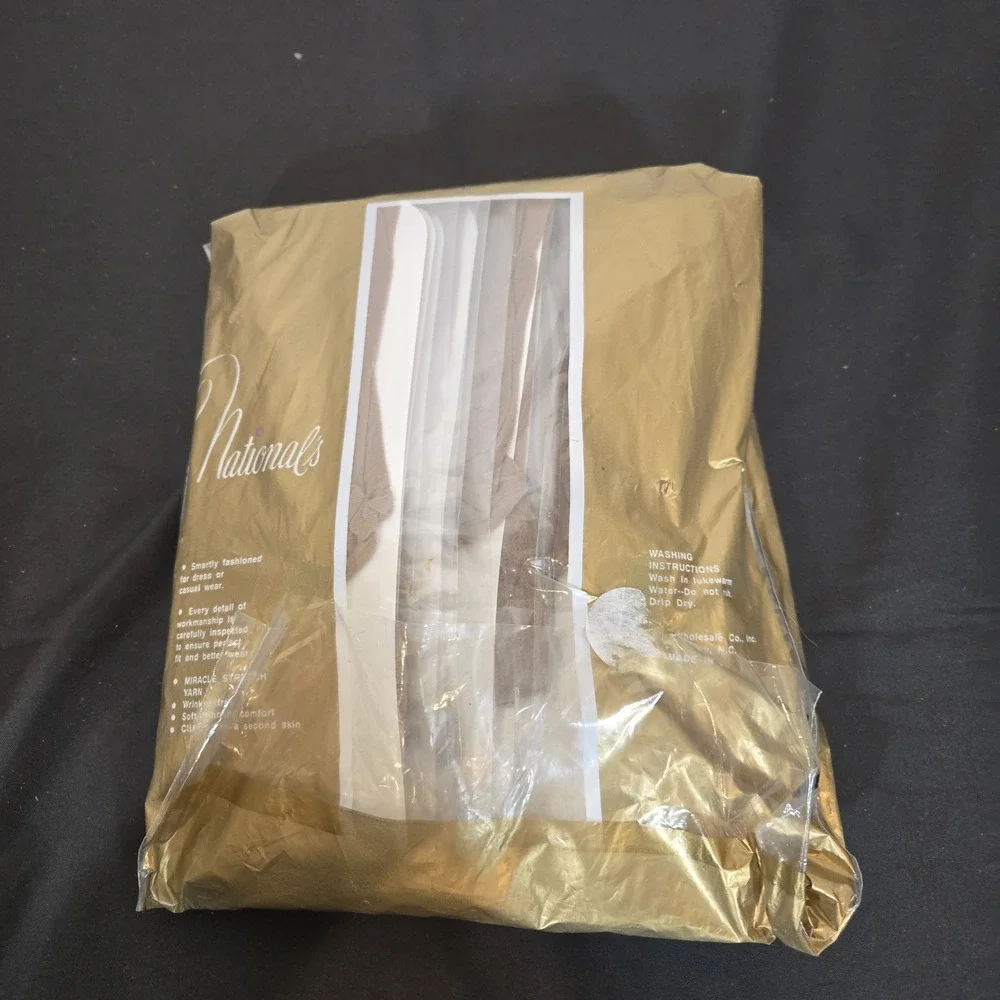 Vtg Nationals Hosiery 865 knee-hi 12 pr OS Neutral Beige Deadstock NWT Mod Era